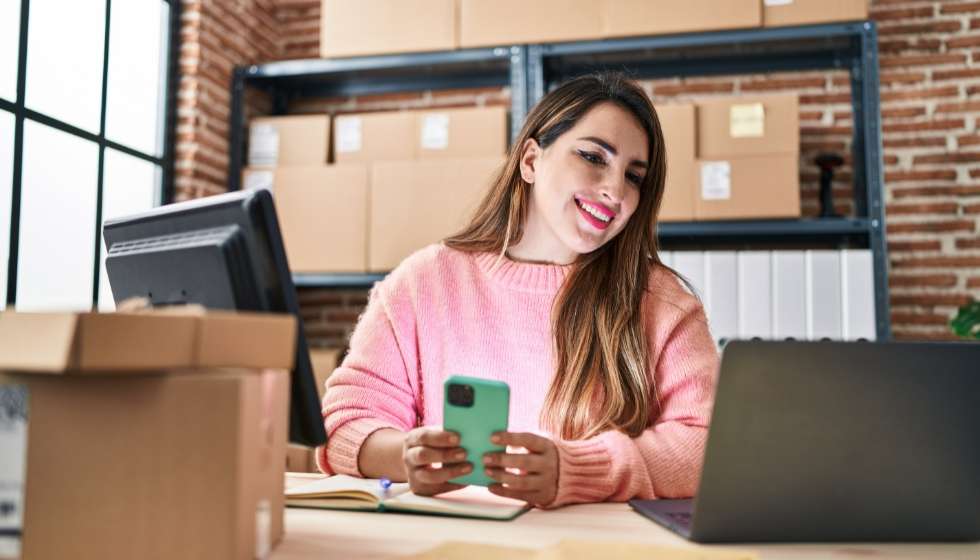 Frete Barato vs Melhor Envio: qual plataforma escolher para seu e-commerce? E commerce feliz FB - Frete Barato vs Melhor Envio: qual plataforma escolher para seu e-commerce?